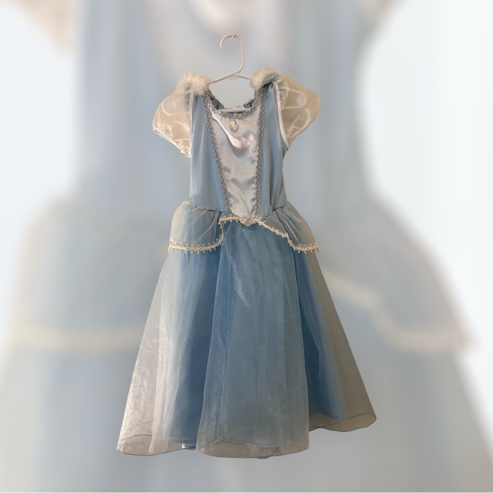 Blue Princess Play Dress by Gymboree size 3/4 with an issue read below 👇